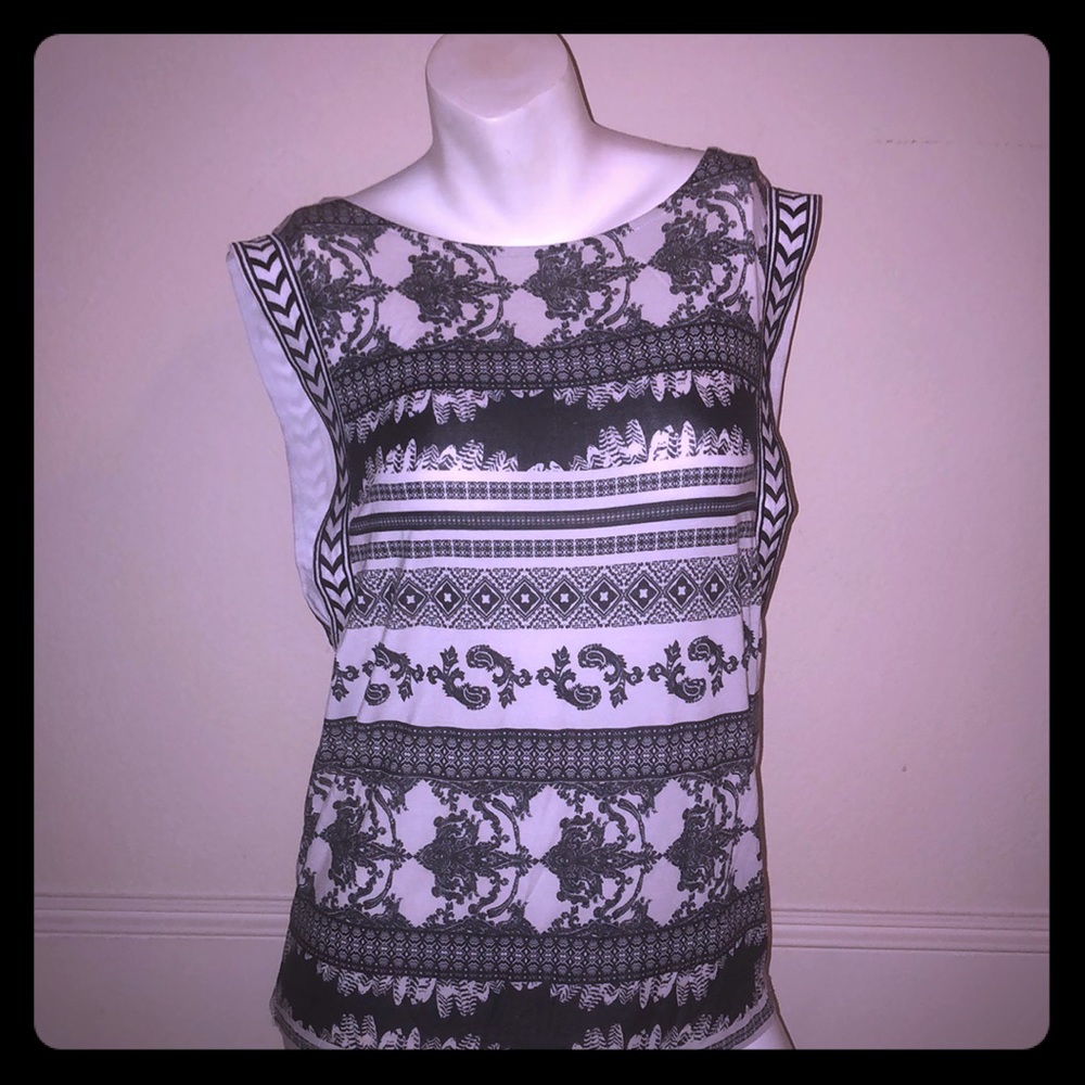 bebe  dress top